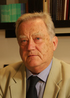 Prof. dr hab. Roderyk Lange